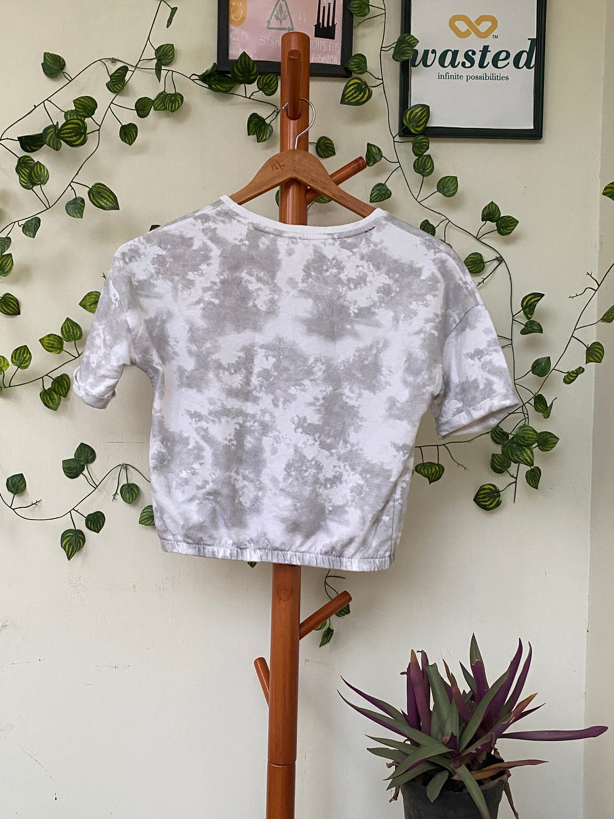 Hogwarts Graphic Crop Top