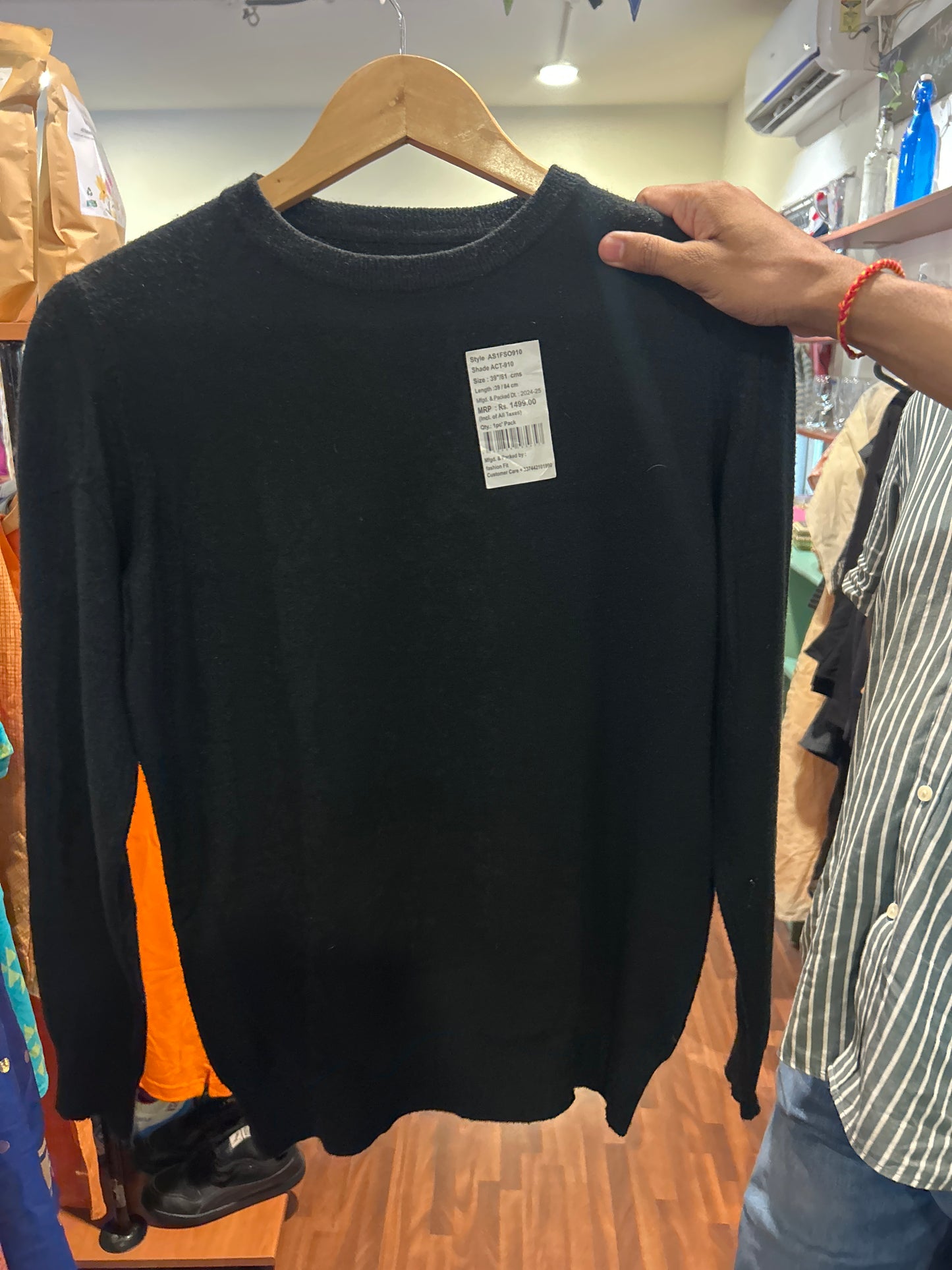 Black - Round neck Sweat Tshirt