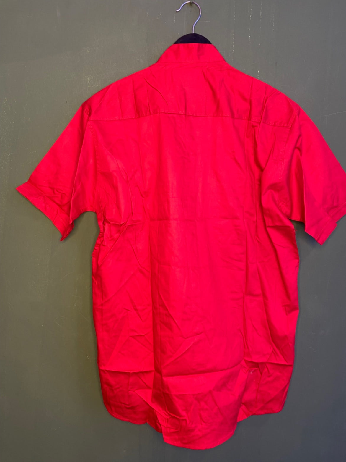 Red casual short sleeve shirt
